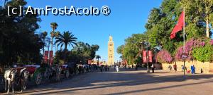 [P03] Minaretul moscheii Koutoubia în față, pe stânga caleștile în așteptarea clienților » foto by irinad
 - 
<span class="allrVoted glyphicon glyphicon-heart hidden" id="av1509028"></span>
<a class="m-l-10 hidden" id="sv1509028" onclick="voting_Foto_DelVot(,1509028,4416)" role="button">șterge vot <span class="glyphicon glyphicon-remove"></span></a>
<a id="v91509028" class=" c-red"  onclick="voting_Foto_SetVot(1509028)" role="button"><span class="glyphicon glyphicon-heart-empty"></span> <b>LIKE</b> = Votează poza</a> <img class="hidden"  id="f1509028W9" src="/imagini/loader.gif" border="0" /><span class="AjErrMes hidden" id="e1509028ErM"></span>