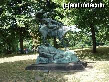 [P76] Ne intoarcem catre Complexul Amalienborg,pe alt traseu..In acest parc o lucrare intitulata 'Walkirie',turnata la Paris prin 1914 (imi ..'scapa'autorul),mi-a atras atentia..Este extrem de sugestiva,in plina furtuna si am ramas minute bune langa ea.. » foto by leone
 - 
<span class="allrVoted glyphicon glyphicon-heart hidden" id="av158396"></span>
<a class="m-l-10 hidden" id="sv158396" onclick="voting_Foto_DelVot(,158396,4424)" role="button">șterge vot <span class="glyphicon glyphicon-remove"></span></a>
<a id="v9158396" class=" c-red"  onclick="voting_Foto_SetVot(158396)" role="button"><span class="glyphicon glyphicon-heart-empty"></span> <b>LIKE</b> = Votează poza</a> <img class="hidden"  id="f158396W9" src="/imagini/loader.gif" border="0" /><span class="AjErrMes hidden" id="e158396ErM"></span>