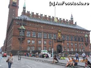 P12 [AUG-2013] Copenhaga - Primăria şi piaţa din faţa ei. 
