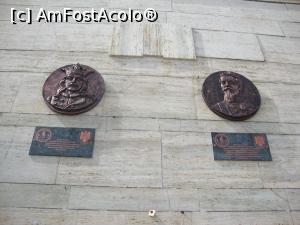 [P20] Pe peretele de beton, am observat două basoreliefuri care îi reprezintă pe domnitorii Alexandru Ioan Cuza și Ștefan cel Mare.  » foto by Floryn81
 - 
<span class="allrVoted glyphicon glyphicon-heart hidden" id="av852610"></span>
<a class="m-l-10 hidden" id="sv852610" onclick="voting_Foto_DelVot(,852610,4457)" role="button">șterge vot <span class="glyphicon glyphicon-remove"></span></a>
<a id="v9852610" class=" c-red"  onclick="voting_Foto_SetVot(852610)" role="button"><span class="glyphicon glyphicon-heart-empty"></span> <b>LIKE</b> = Votează poza</a> <img class="hidden"  id="f852610W9" src="/imagini/loader.gif" border="0" /><span class="AjErrMes hidden" id="e852610ErM"></span>