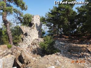 [P02] Ruine din fosta cetate aflata la 'mica' departare de amfiteatru.  » foto by Un Turist Roman
 - 
<span class="allrVoted glyphicon glyphicon-heart hidden" id="av522581"></span>
<a class="m-l-10 hidden" id="sv522581" onclick="voting_Foto_DelVot(,522581,4460)" role="button">șterge vot <span class="glyphicon glyphicon-remove"></span></a>
<a id="v9522581" class=" c-red"  onclick="voting_Foto_SetVot(522581)" role="button"><span class="glyphicon glyphicon-heart-empty"></span> <b>LIKE</b> = Votează poza</a> <img class="hidden"  id="f522581W9" src="/imagini/loader.gif" border="0" /><span class="AjErrMes hidden" id="e522581ErM"></span>