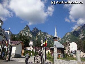 [P77] Duminică dimineața am vizitat Mănăstirea Caraiman. Lăcașul de cult beneficiază de un cadru natural de vis.  » foto by Floryn81
 - 
<span class="allrVoted glyphicon glyphicon-heart hidden" id="av639895"></span>
<a class="m-l-10 hidden" id="sv639895" onclick="voting_Foto_DelVot(,639895,4537)" role="button">șterge vot <span class="glyphicon glyphicon-remove"></span></a>
<a id="v9639895" class=" c-red"  onclick="voting_Foto_SetVot(639895)" role="button"><span class="glyphicon glyphicon-heart-empty"></span> <b>LIKE</b> = Votează poza</a> <img class="hidden"  id="f639895W9" src="/imagini/loader.gif" border="0" /><span class="AjErrMes hidden" id="e639895ErM"></span>
