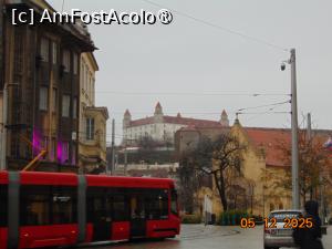 [P52] Bratislava, se vede castelul » foto by Yolanda
 - 
<span class="allrVoted glyphicon glyphicon-heart hidden" id="av1512428"></span>
<a class="m-l-10 hidden" id="sv1512428" onclick="voting_Foto_DelVot(,1512428,4596)" role="button">șterge vot <span class="glyphicon glyphicon-remove"></span></a>
<a id="v91512428" class=" c-red"  onclick="voting_Foto_SetVot(1512428)" role="button"><span class="glyphicon glyphicon-heart-empty"></span> <b>LIKE</b> = Votează poza</a> <img class="hidden"  id="f1512428W9" src="/imagini/loader.gif" border="0" /><span class="AjErrMes hidden" id="e1512428ErM"></span>