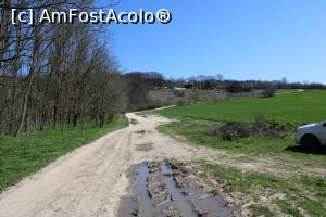 [P22] Rezervația Naturală Canaraua Fetii, jud. Constanța, La marginea drumului ce duce în partea dreaptă a lui, la alte stânci și alte grote... » foto by mprofeanu
 - 
<span class="allrVoted glyphicon glyphicon-heart hidden" id="av1230710"></span>
<a class="m-l-10 hidden" id="sv1230710" onclick="voting_Foto_DelVot(,1230710,4623)" role="button">șterge vot <span class="glyphicon glyphicon-remove"></span></a>
<a id="v91230710" class=" c-red"  onclick="voting_Foto_SetVot(1230710)" role="button"><span class="glyphicon glyphicon-heart-empty"></span> <b>LIKE</b> = Votează poza</a> <img class="hidden"  id="f1230710W9" src="/imagini/loader.gif" border="0" /><span class="AjErrMes hidden" id="e1230710ErM"></span>