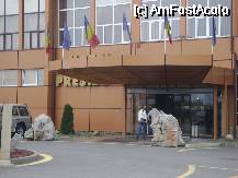 [P03] Hotel President Tg. Mures - intrarea in hotel » foto by biancuta
 - 
<span class="allrVoted glyphicon glyphicon-heart hidden" id="av73243"></span>
<a class="m-l-10 hidden" id="sv73243" onclick="voting_Foto_DelVot(,73243,4629)" role="button">șterge vot <span class="glyphicon glyphicon-remove"></span></a>
<a id="v973243" class=" c-red"  onclick="voting_Foto_SetVot(73243)" role="button"><span class="glyphicon glyphicon-heart-empty"></span> <b>LIKE</b> = Votează poza</a> <img class="hidden"  id="f73243W9" src="/imagini/loader.gif" border="0" /><span class="AjErrMes hidden" id="e73243ErM"></span>