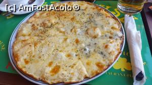 [P10] Pizza quattro formaggi la Irish, plus halba » foto by alle4295
 - 
<span class="allrVoted glyphicon glyphicon-heart hidden" id="av886960"></span>
<a class="m-l-10 hidden" id="sv886960" onclick="voting_Foto_DelVot(,886960,4690)" role="button">șterge vot <span class="glyphicon glyphicon-remove"></span></a>
<a id="v9886960" class=" c-red"  onclick="voting_Foto_SetVot(886960)" role="button"><span class="glyphicon glyphicon-heart-empty"></span> <b>LIKE</b> = Votează poza</a> <img class="hidden"  id="f886960W9" src="/imagini/loader.gif" border="0" /><span class="AjErrMes hidden" id="e886960ErM"></span>