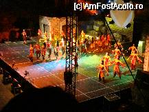 [P21] Secventa din spectacolul 'Fire of Anatolia' , in teatrul antic din Side . » foto by rodik
 - 
<span class="allrVoted glyphicon glyphicon-heart hidden" id="av52966"></span>
<a class="m-l-10 hidden" id="sv52966" onclick="voting_Foto_DelVot(,52966,4692)" role="button">șterge vot <span class="glyphicon glyphicon-remove"></span></a>
<a id="v952966" class=" c-red"  onclick="voting_Foto_SetVot(52966)" role="button"><span class="glyphicon glyphicon-heart-empty"></span> <b>LIKE</b> = Votează poza</a> <img class="hidden"  id="f52966W9" src="/imagini/loader.gif" border="0" /><span class="AjErrMes hidden" id="e52966ErM"></span>