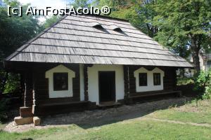 [P22] Suceava, Muzeul Satului Bocovinean, Gospodărie Straja » foto by mprofeanu
 - 
<span class="allrVoted glyphicon glyphicon-heart hidden" id="av1324061"></span>
<a class="m-l-10 hidden" id="sv1324061" onclick="voting_Foto_DelVot(,1324061,4721)" role="button">șterge vot <span class="glyphicon glyphicon-remove"></span></a>
<a id="v91324061" class=" c-red"  onclick="voting_Foto_SetVot(1324061)" role="button"><span class="glyphicon glyphicon-heart-empty"></span> <b>LIKE</b> = Votează poza</a> <img class="hidden"  id="f1324061W9" src="/imagini/loader.gif" border="0" /><span class="AjErrMes hidden" id="e1324061ErM"></span>