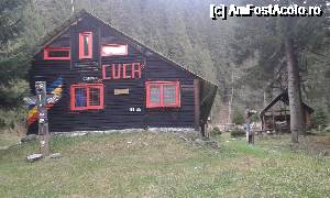 [P13] Mai aproape de cabană. Se vede înscris pe ea altitudinea de 1210 m. În dreapta laboratorul de psihologie (loc de socializare)  » foto by Aurici
 - 
<span class="allrVoted glyphicon glyphicon-heart hidden" id="av694379"></span>
<a class="m-l-10 hidden" id="sv694379" onclick="voting_Foto_DelVot(,694379,4725)" role="button">șterge vot <span class="glyphicon glyphicon-remove"></span></a>
<a id="v9694379" class=" c-red"  onclick="voting_Foto_SetVot(694379)" role="button"><span class="glyphicon glyphicon-heart-empty"></span> <b>LIKE</b> = Votează poza</a> <img class="hidden"  id="f694379W9" src="/imagini/loader.gif" border="0" /><span class="AjErrMes hidden" id="e694379ErM"></span>