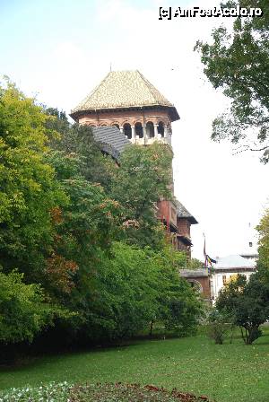 [P03] București, Rin Grand Hotel, evadare la Muzeul Țăranului Român » foto by unq
 - 
<span class="allrVoted glyphicon glyphicon-heart hidden" id="av473209"></span>
<a class="m-l-10 hidden" id="sv473209" onclick="voting_Foto_DelVot(,473209,4737)" role="button">șterge vot <span class="glyphicon glyphicon-remove"></span></a>
<a id="v9473209" class=" c-red"  onclick="voting_Foto_SetVot(473209)" role="button"><span class="glyphicon glyphicon-heart-empty"></span> <b>LIKE</b> = Votează poza</a> <img class="hidden"  id="f473209W9" src="/imagini/loader.gif" border="0" /><span class="AjErrMes hidden" id="e473209ErM"></span>