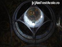 [P15] Cupola cea inalta, cu pictura lui Iisus-Pantocrator din incinta Manastirii Moldovita » foto by ileanaxperta*
 - 
<span class="allrVoted glyphicon glyphicon-heart hidden" id="av269911"></span>
<a class="m-l-10 hidden" id="sv269911" onclick="voting_Foto_DelVot(,269911,4762)" role="button">șterge vot <span class="glyphicon glyphicon-remove"></span></a>
<a id="v9269911" class=" c-red"  onclick="voting_Foto_SetVot(269911)" role="button"><span class="glyphicon glyphicon-heart-empty"></span> <b>LIKE</b> = Votează poza</a> <img class="hidden"  id="f269911W9" src="/imagini/loader.gif" border="0" /><span class="AjErrMes hidden" id="e269911ErM"></span>