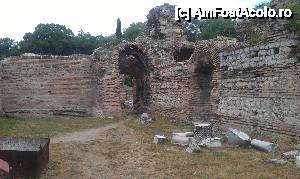 [P12] Camera cu băi calde (Tepidarium) de la Termele Romane din Varna, Bulgaria.  » foto by traian.leuca †
 - 
<span class="allrVoted glyphicon glyphicon-heart hidden" id="av426644"></span>
<a class="m-l-10 hidden" id="sv426644" onclick="voting_Foto_DelVot(,426644,4765)" role="button">șterge vot <span class="glyphicon glyphicon-remove"></span></a>
<a id="v9426644" class=" c-red"  onclick="voting_Foto_SetVot(426644)" role="button"><span class="glyphicon glyphicon-heart-empty"></span> <b>LIKE</b> = Votează poza</a> <img class="hidden"  id="f426644W9" src="/imagini/loader.gif" border="0" /><span class="AjErrMes hidden" id="e426644ErM"></span>