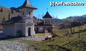P13 [OCT-2013] Mica biserică de la mănăstirea Făgeţel, lângă satul Izvorul Trotuşului, judeţul Harghita