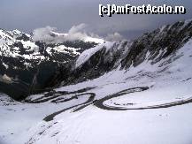 [P02] Drumul alpin Grossglockner in 22 iunie 2004 - urcarea dinspre Zell am See.  » foto by BOGDAN DSN
 - 
<span class="allrVoted glyphicon glyphicon-heart hidden" id="av398800"></span>
<a class="m-l-10 hidden" id="sv398800" onclick="voting_Foto_DelVot(,398800,4839)" role="button">șterge vot <span class="glyphicon glyphicon-remove"></span></a>
<a id="v9398800" class=" c-red"  onclick="voting_Foto_SetVot(398800)" role="button"><span class="glyphicon glyphicon-heart-empty"></span> <b>LIKE</b> = Votează poza</a> <img class="hidden"  id="f398800W9" src="/imagini/loader.gif" border="0" /><span class="AjErrMes hidden" id="e398800ErM"></span>