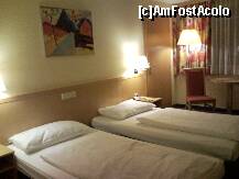 [P04] hotelul Ananas Viena- camera dubla » foto by kmy
 - 
<span class="allrVoted glyphicon glyphicon-heart hidden" id="av172168"></span>
<a class="m-l-10 hidden" id="sv172168" onclick="voting_Foto_DelVot(,172168,4851)" role="button">șterge vot <span class="glyphicon glyphicon-remove"></span></a>
<a id="v9172168" class=" c-red"  onclick="voting_Foto_SetVot(172168)" role="button"><span class="glyphicon glyphicon-heart-empty"></span> <b>LIKE</b> = Votează poza</a> <img class="hidden"  id="f172168W9" src="/imagini/loader.gif" border="0" /><span class="AjErrMes hidden" id="e172168ErM"></span>