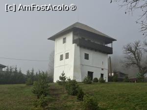 [P29] Cula Cernăteștilor, cu trei nivele, balcon de lemn tot pe două părți și jumătate dar fără cerdac din zid » foto by mprofeanu
 - 
<span class="allrVoted glyphicon glyphicon-heart hidden" id="av1511114"></span>
<a class="m-l-10 hidden" id="sv1511114" onclick="voting_Foto_DelVot(,1511114,4898)" role="button">șterge vot <span class="glyphicon glyphicon-remove"></span></a>
<a id="v91511114" class=" c-red"  onclick="voting_Foto_SetVot(1511114)" role="button"><span class="glyphicon glyphicon-heart-empty"></span> <b>LIKE</b> = Votează poza</a> <img class="hidden"  id="f1511114W9" src="/imagini/loader.gif" border="0" /><span class="AjErrMes hidden" id="e1511114ErM"></span>