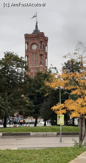 [P23] Rotes Rathaus, primăria Berlinului » foto by Carmen Ion
 - 
<span class="allrVoted glyphicon glyphicon-heart hidden" id="av1282731"></span>
<a class="m-l-10 hidden" id="sv1282731" onclick="voting_Foto_DelVot(,1282731,4900)" role="button">șterge vot <span class="glyphicon glyphicon-remove"></span></a>
<a id="v91282731" class=" c-red"  onclick="voting_Foto_SetVot(1282731)" role="button"><span class="glyphicon glyphicon-heart-empty"></span> <b>LIKE</b> = Votează poza</a> <img class="hidden"  id="f1282731W9" src="/imagini/loader.gif" border="0" /><span class="AjErrMes hidden" id="e1282731ErM"></span>