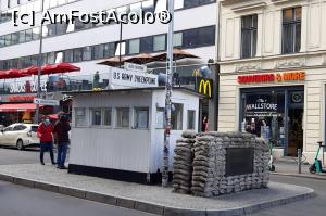 [P61] Checkpoint Charlie » foto by Carmen Ion
 - 
<span class="allrVoted glyphicon glyphicon-heart hidden" id="av1282769"></span>
<a class="m-l-10 hidden" id="sv1282769" onclick="voting_Foto_DelVot(,1282769,4900)" role="button">șterge vot <span class="glyphicon glyphicon-remove"></span></a>
<a id="v91282769" class=" c-red"  onclick="voting_Foto_SetVot(1282769)" role="button"><span class="glyphicon glyphicon-heart-empty"></span> <b>LIKE</b> = Votează poza</a> <img class="hidden"  id="f1282769W9" src="/imagini/loader.gif" border="0" /><span class="AjErrMes hidden" id="e1282769ErM"></span>