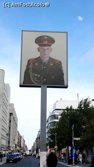 [P62] Checkpoint Charlie » foto by Carmen Ion
 - 
<span class="allrVoted glyphicon glyphicon-heart hidden" id="av1282770"></span>
<a class="m-l-10 hidden" id="sv1282770" onclick="voting_Foto_DelVot(,1282770,4900)" role="button">șterge vot <span class="glyphicon glyphicon-remove"></span></a>
<a id="v91282770" class=" c-red"  onclick="voting_Foto_SetVot(1282770)" role="button"><span class="glyphicon glyphicon-heart-empty"></span> <b>LIKE</b> = Votează poza</a> <img class="hidden"  id="f1282770W9" src="/imagini/loader.gif" border="0" /><span class="AjErrMes hidden" id="e1282770ErM"></span>