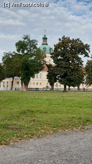 [P23] Charlottenburg Schloss » foto by Carmen Ion
 - 
<span class="allrVoted glyphicon glyphicon-heart hidden" id="av1283084"></span>
<a class="m-l-10 hidden" id="sv1283084" onclick="voting_Foto_DelVot(,1283084,4900)" role="button">șterge vot <span class="glyphicon glyphicon-remove"></span></a>
<a id="v91283084" class=" c-red"  onclick="voting_Foto_SetVot(1283084)" role="button"><span class="glyphicon glyphicon-heart-empty"></span> <b>LIKE</b> = Votează poza</a> <img class="hidden"  id="f1283084W9" src="/imagini/loader.gif" border="0" /><span class="AjErrMes hidden" id="e1283084ErM"></span>