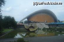 [P17] Haus der Kulturen der Welt, sau Opera de vara din Berlin » foto by ileanaxperta*
 - 
<span class="allrVoted glyphicon glyphicon-heart hidden" id="av211729"></span>
<a class="m-l-10 hidden" id="sv211729" onclick="voting_Foto_DelVot(,211729,4900)" role="button">șterge vot <span class="glyphicon glyphicon-remove"></span></a>
<a id="v9211729" class=" c-red"  onclick="voting_Foto_SetVot(211729)" role="button"><span class="glyphicon glyphicon-heart-empty"></span> <b>LIKE</b> = Votează poza</a> <img class="hidden"  id="f211729W9" src="/imagini/loader.gif" border="0" /><span class="AjErrMes hidden" id="e211729ErM"></span>