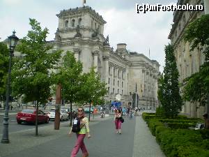 [P01] Clădirea Reichstag sau Bundestagul german.  » foto by Mihai18
 - 
<span class="allrVoted glyphicon glyphicon-heart hidden" id="av670676"></span>
<a class="m-l-10 hidden" id="sv670676" onclick="voting_Foto_DelVot(,670676,4900)" role="button">șterge vot <span class="glyphicon glyphicon-remove"></span></a>
<a id="v9670676" class=" c-red"  onclick="voting_Foto_SetVot(670676)" role="button"><span class="glyphicon glyphicon-heart-empty"></span> <b>LIKE</b> = Votează poza</a> <img class="hidden"  id="f670676W9" src="/imagini/loader.gif" border="0" /><span class="AjErrMes hidden" id="e670676ErM"></span>