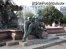 [P11] Neptunbrunnen (Fântîna lui Neptun) din fața primăriei Roșii din Berlin. Aceasta o fi Elba,Rin,Oder sau Vistula ?! » foto by mariana.olaru
 - 
<span class="allrVoted glyphicon glyphicon-heart hidden" id="av173383"></span>
<a class="m-l-10 hidden" id="sv173383" onclick="voting_Foto_DelVot(,173383,4900)" role="button">șterge vot <span class="glyphicon glyphicon-remove"></span></a>
<a id="v9173383" class=" c-red"  onclick="voting_Foto_SetVot(173383)" role="button"><span class="glyphicon glyphicon-heart-empty"></span> <b>LIKE</b> = Votează poza</a> <img class="hidden"  id="f173383W9" src="/imagini/loader.gif" border="0" /><span class="AjErrMes hidden" id="e173383ErM"></span>