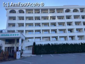 [P01] Sulina Internaţional din Mamaia - intrarea în hotel » foto by nicole33
 - 
<span class="allrVoted glyphicon glyphicon-heart hidden" id="av1523854"></span>
<a class="m-l-10 hidden" id="sv1523854" onclick="voting_Foto_DelVot(,1523854,4946)" role="button">șterge vot <span class="glyphicon glyphicon-remove"></span></a>
<a id="v91523854" class=" c-red"  onclick="voting_Foto_SetVot(1523854)" role="button"><span class="glyphicon glyphicon-heart-empty"></span> <b>LIKE</b> = Votează poza</a> <img class="hidden"  id="f1523854W9" src="/imagini/loader.gif" border="0" /><span class="AjErrMes hidden" id="e1523854ErM"></span>