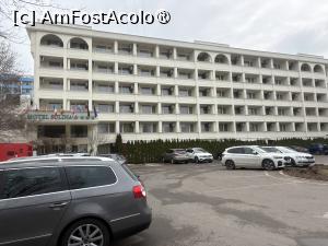 [P02] Sulina Internaţional din Mamaia - hotelul şi o parte din parcare » foto by nicole33
 - 
<span class="allrVoted glyphicon glyphicon-heart hidden" id="av1523855"></span>
<a class="m-l-10 hidden" id="sv1523855" onclick="voting_Foto_DelVot(,1523855,4946)" role="button">șterge vot <span class="glyphicon glyphicon-remove"></span></a>
<a id="v91523855" class=" c-red"  onclick="voting_Foto_SetVot(1523855)" role="button"><span class="glyphicon glyphicon-heart-empty"></span> <b>LIKE</b> = Votează poza</a> <img class="hidden"  id="f1523855W9" src="/imagini/loader.gif" border="0" /><span class="AjErrMes hidden" id="e1523855ErM"></span>