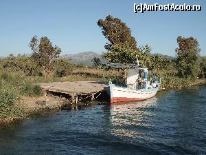 [P12] Cu barca pe Acheron river-o barca pe rau- o fi abandonata??  » foto by luciaoradea
 - 
<span class="allrVoted glyphicon glyphicon-heart hidden" id="av590890"></span>
<a class="m-l-10 hidden" id="sv590890" onclick="voting_Foto_DelVot(,590890,5075)" role="button">șterge vot <span class="glyphicon glyphicon-remove"></span></a>
<a id="v9590890" class=" c-red"  onclick="voting_Foto_SetVot(590890)" role="button"><span class="glyphicon glyphicon-heart-empty"></span> <b>LIKE</b> = Votează poza</a> <img class="hidden"  id="f590890W9" src="/imagini/loader.gif" border="0" /><span class="AjErrMes hidden" id="e590890ErM"></span>