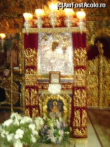 [P14] Manastirea Putna - Icoana Maicii Domnului, de o frumusete rara » foto by biancuta
 - 
<span class="allrVoted glyphicon glyphicon-heart hidden" id="av141726"></span>
<a class="m-l-10 hidden" id="sv141726" onclick="voting_Foto_DelVot(,141726,5114)" role="button">șterge vot <span class="glyphicon glyphicon-remove"></span></a>
<a id="v9141726" class=" c-red"  onclick="voting_Foto_SetVot(141726)" role="button"><span class="glyphicon glyphicon-heart-empty"></span> <b>LIKE</b> = Votează poza</a> <img class="hidden"  id="f141726W9" src="/imagini/loader.gif" border="0" /><span class="AjErrMes hidden" id="e141726ErM"></span>