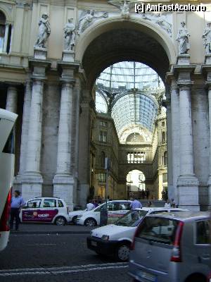 [P35] Napoli - Galleria Umberto.  » foto by iulianic
 - 
<span class="allrVoted glyphicon glyphicon-heart hidden" id="av405150"></span>
<a class="m-l-10 hidden" id="sv405150" onclick="voting_Foto_DelVot(,405150,5128)" role="button">șterge vot <span class="glyphicon glyphicon-remove"></span></a>
<a id="v9405150" class=" c-red"  onclick="voting_Foto_SetVot(405150)" role="button"><span class="glyphicon glyphicon-heart-empty"></span> <b>LIKE</b> = Votează poza</a> <img class="hidden"  id="f405150W9" src="/imagini/loader.gif" border="0" /><span class="AjErrMes hidden" id="e405150ErM"></span>