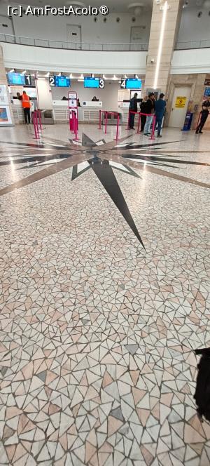 [P02] Interior aeroport Băneasa. » foto by tata123 🔱
 - 
<span class="allrVoted glyphicon glyphicon-heart hidden" id="av1526902"></span>
<a class="m-l-10 hidden" id="sv1526902" onclick="voting_Foto_DelVot(,1526902,5128)" role="button">șterge vot <span class="glyphicon glyphicon-remove"></span></a>
<a id="v91526902" class=" c-red"  onclick="voting_Foto_SetVot(1526902)" role="button"><span class="glyphicon glyphicon-heart-empty"></span> <b>LIKE</b> = Votează poza</a> <img class="hidden"  id="f1526902W9" src="/imagini/loader.gif" border="0" /><span class="AjErrMes hidden" id="e1526902ErM"></span>