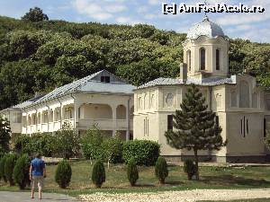 [P07] Biserica cea mică şi chiliile călugărilor.  » foto by Carmen Ion
 - 
<span class="allrVoted glyphicon glyphicon-heart hidden" id="av656021"></span>
<a class="m-l-10 hidden" id="sv656021" onclick="voting_Foto_DelVot(,656021,5136)" role="button">șterge vot <span class="glyphicon glyphicon-remove"></span></a>
<a id="v9656021" class=" c-red"  onclick="voting_Foto_SetVot(656021)" role="button"><span class="glyphicon glyphicon-heart-empty"></span> <b>LIKE</b> = Votează poza</a> <img class="hidden"  id="f656021W9" src="/imagini/loader.gif" border="0" /><span class="AjErrMes hidden" id="e656021ErM"></span>