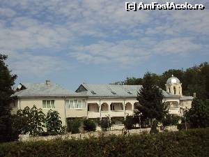 [P08] Clădirea administrativă, chiliile şi biserica mică.  » foto by Carmen Ion
 - 
<span class="allrVoted glyphicon glyphicon-heart hidden" id="av656022"></span>
<a class="m-l-10 hidden" id="sv656022" onclick="voting_Foto_DelVot(,656022,5136)" role="button">șterge vot <span class="glyphicon glyphicon-remove"></span></a>
<a id="v9656022" class=" c-red"  onclick="voting_Foto_SetVot(656022)" role="button"><span class="glyphicon glyphicon-heart-empty"></span> <b>LIKE</b> = Votează poza</a> <img class="hidden"  id="f656022W9" src="/imagini/loader.gif" border="0" /><span class="AjErrMes hidden" id="e656022ErM"></span>