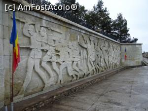 [P11] Basorelief - Mausoleul Eroilor Mateiaș.  » foto by tata123 🔱
 - 
<span class="allrVoted glyphicon glyphicon-heart hidden" id="av950187"></span>
<a class="m-l-10 hidden" id="sv950187" onclick="voting_Foto_DelVot(,950187,5176)" role="button">șterge vot <span class="glyphicon glyphicon-remove"></span></a>
<a id="v9950187" class=" c-red"  onclick="voting_Foto_SetVot(950187)" role="button"><span class="glyphicon glyphicon-heart-empty"></span> <b>LIKE</b> = Votează poza</a> <img class="hidden"  id="f950187W9" src="/imagini/loader.gif" border="0" /><span class="AjErrMes hidden" id="e950187ErM"></span>