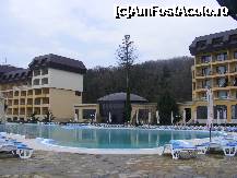 [P02] Hotelul si una dintre piscinele exterioare » foto by timpliber
 - 
<span class="allrVoted glyphicon glyphicon-heart hidden" id="av311325"></span>
<a class="m-l-10 hidden" id="sv311325" onclick="voting_Foto_DelVot(,311325,5201)" role="button">șterge vot <span class="glyphicon glyphicon-remove"></span></a>
<a id="v9311325" class=" c-red"  onclick="voting_Foto_SetVot(311325)" role="button"><span class="glyphicon glyphicon-heart-empty"></span> <b>LIKE</b> = Votează poza</a> <img class="hidden"  id="f311325W9" src="/imagini/loader.gif" border="0" /><span class="AjErrMes hidden" id="e311325ErM"></span>
