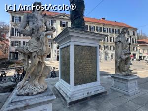 [P06] Coloana Sfintei Treimi, » foto by Mika
 - 
<span class="allrVoted glyphicon glyphicon-heart hidden" id="av1520641"></span>
<a class="m-l-10 hidden" id="sv1520641" onclick="voting_Foto_DelVot(,1520641,5228)" role="button">șterge vot <span class="glyphicon glyphicon-remove"></span></a>
<a id="v91520641" class=" c-red"  onclick="voting_Foto_SetVot(1520641)" role="button"><span class="glyphicon glyphicon-heart-empty"></span> <b>LIKE</b> = Votează poza</a> <img class="hidden"  id="f1520641W9" src="/imagini/loader.gif" border="0" /><span class="AjErrMes hidden" id="e1520641ErM"></span>