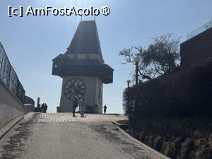 [P02] Uhrturm » foto by Mika
 - 
<span class="allrVoted glyphicon glyphicon-heart hidden" id="av1521652"></span>
<a class="m-l-10 hidden" id="sv1521652" onclick="voting_Foto_DelVot(,1521652,5228)" role="button">șterge vot <span class="glyphicon glyphicon-remove"></span></a>
<a id="v91521652" class=" c-red"  onclick="voting_Foto_SetVot(1521652)" role="button"><span class="glyphicon glyphicon-heart-empty"></span> <b>LIKE</b> = Votează poza</a> <img class="hidden"  id="f1521652W9" src="/imagini/loader.gif" border="0" /><span class="AjErrMes hidden" id="e1521652ErM"></span>