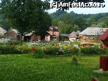 [P02] Drumul de la poarta la pensiune » foto by Gherase
 - 
<span class="allrVoted glyphicon glyphicon-heart hidden" id="av244733"></span>
<a class="m-l-10 hidden" id="sv244733" onclick="voting_Foto_DelVot(,244733,5349)" role="button">șterge vot <span class="glyphicon glyphicon-remove"></span></a>
<a id="v9244733" class=" c-red"  onclick="voting_Foto_SetVot(244733)" role="button"><span class="glyphicon glyphicon-heart-empty"></span> <b>LIKE</b> = Votează poza</a> <img class="hidden"  id="f244733W9" src="/imagini/loader.gif" border="0" /><span class="AjErrMes hidden" id="e244733ErM"></span>