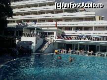 [P06] Hotelul vazut de la piscina, scarile care duc la locul amenajat in aer liber pt masaj(cortul ala amplasat), piscina interioara si terasa de sus cu sezlonguri » foto by LoredanaG*
 - 
<span class="allrVoted glyphicon glyphicon-heart hidden" id="av123164"></span>
<a class="m-l-10 hidden" id="sv123164" onclick="voting_Foto_DelVot(,123164,5351)" role="button">șterge vot <span class="glyphicon glyphicon-remove"></span></a>
<a id="v9123164" class=" c-red"  onclick="voting_Foto_SetVot(123164)" role="button"><span class="glyphicon glyphicon-heart-empty"></span> <b>LIKE</b> = Votează poza</a> <img class="hidden"  id="f123164W9" src="/imagini/loader.gif" border="0" /><span class="AjErrMes hidden" id="e123164ErM"></span>