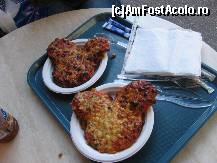 [P19] pizza in forma de Mickey. chiar daca era destul de scumpa era foarte fun si lumea statea la coada sa se bucure de ea. mie sincer la gust nu mi s-a parut extraordinara, but well esperienta era importanta...i guess » foto by aalinutza18
 - 
<span class="allrVoted glyphicon glyphicon-heart hidden" id="av62307"></span>
<a class="m-l-10 hidden" id="sv62307" onclick="voting_Foto_DelVot(,62307,5372)" role="button">șterge vot <span class="glyphicon glyphicon-remove"></span></a>
<a id="v962307" class=" c-red"  onclick="voting_Foto_SetVot(62307)" role="button"><span class="glyphicon glyphicon-heart-empty"></span> <b>LIKE</b> = Votează poza</a> <img class="hidden"  id="f62307W9" src="/imagini/loader.gif" border="0" /><span class="AjErrMes hidden" id="e62307ErM"></span>