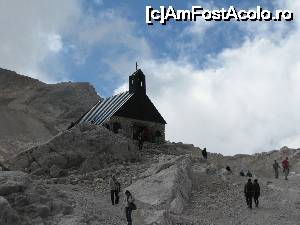 [P26] capela de pe Zugspitzplatt » foto by spiros
 - 
<span class="allrVoted glyphicon glyphicon-heart hidden" id="av679688"></span>
<a class="m-l-10 hidden" id="sv679688" onclick="voting_Foto_DelVot(,679688,5408)" role="button">șterge vot <span class="glyphicon glyphicon-remove"></span></a>
<a id="v9679688" class=" c-red"  onclick="voting_Foto_SetVot(679688)" role="button"><span class="glyphicon glyphicon-heart-empty"></span> <b>LIKE</b> = Votează poza</a> <img class="hidden"  id="f679688W9" src="/imagini/loader.gif" border="0" /><span class="AjErrMes hidden" id="e679688ErM"></span>