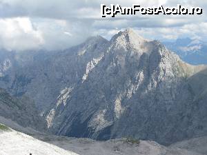 [P32] pe Zugspitzplatt » foto by spiros
 - 
<span class="allrVoted glyphicon glyphicon-heart hidden" id="av679700"></span>
<a class="m-l-10 hidden" id="sv679700" onclick="voting_Foto_DelVot(,679700,5408)" role="button">șterge vot <span class="glyphicon glyphicon-remove"></span></a>
<a id="v9679700" class=" c-red"  onclick="voting_Foto_SetVot(679700)" role="button"><span class="glyphicon glyphicon-heart-empty"></span> <b>LIKE</b> = Votează poza</a> <img class="hidden"  id="f679700W9" src="/imagini/loader.gif" border="0" /><span class="AjErrMes hidden" id="e679700ErM"></span>