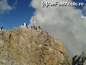 [P54] Virful Zugspitze. Unde e norul ar trebui sa se vada Grossglockner » foto by spiros
 - 
<span class="allrVoted glyphicon glyphicon-heart hidden" id="av679738"></span>
<a class="m-l-10 hidden" id="sv679738" onclick="voting_Foto_DelVot(,679738,5408)" role="button">șterge vot <span class="glyphicon glyphicon-remove"></span></a>
<a id="v9679738" class=" c-red"  onclick="voting_Foto_SetVot(679738)" role="button"><span class="glyphicon glyphicon-heart-empty"></span> <b>LIKE</b> = Votează poza</a> <img class="hidden"  id="f679738W9" src="/imagini/loader.gif" border="0" /><span class="AjErrMes hidden" id="e679738ErM"></span>
