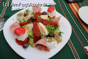 [P11] Varna, Mehana Kashtata, „Salata Casei”  cu salată verde, roșii umplute cu brânză, șuncă, măsline, ardei copți » foto by mprofeanu
 - 
<span class="allrVoted glyphicon glyphicon-heart hidden" id="av1215547"></span>
<a class="m-l-10 hidden" id="sv1215547" onclick="voting_Foto_DelVot(,1215547,5424)" role="button">șterge vot <span class="glyphicon glyphicon-remove"></span></a>
<a id="v91215547" class=" c-red"  onclick="voting_Foto_SetVot(1215547)" role="button"><span class="glyphicon glyphicon-heart-empty"></span> <b>LIKE</b> = Votează poza</a> <img class="hidden"  id="f1215547W9" src="/imagini/loader.gif" border="0" /><span class="AjErrMes hidden" id="e1215547ErM"></span>