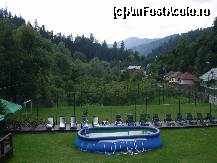 [P06] Terenul de fotbal si piscina exterioara. » foto by danaches2003
 - 
<span class="allrVoted glyphicon glyphicon-heart hidden" id="av120169"></span>
<a class="m-l-10 hidden" id="sv120169" onclick="voting_Foto_DelVot(,120169,5429)" role="button">șterge vot <span class="glyphicon glyphicon-remove"></span></a>
<a id="v9120169" class=" c-red"  onclick="voting_Foto_SetVot(120169)" role="button"><span class="glyphicon glyphicon-heart-empty"></span> <b>LIKE</b> = Votează poza</a> <img class="hidden"  id="f120169W9" src="/imagini/loader.gif" border="0" /><span class="AjErrMes hidden" id="e120169ErM"></span>