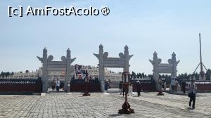 [P26] La sud-vest de Altarul Circular se afla un stalp cu o inaltime de 29 de metri, care a fost folosit pentru a atarna un felinar cilindric tesut din bambus (in partea dreapta a fotografiei). Are parghie si scripete pentru ridicarea si coborarea felinarului. Au fost 3 stalpi, dar ceilalti doi au fost distrusi. » foto by geani anto
 - 
<span class="allrVoted glyphicon glyphicon-heart hidden" id="av1491095"></span>
<a class="m-l-10 hidden" id="sv1491095" onclick="voting_Foto_DelVot(,1491095,5458)" role="button">șterge vot <span class="glyphicon glyphicon-remove"></span></a>
<a id="v91491095" class=" c-red"  onclick="voting_Foto_SetVot(1491095)" role="button"><span class="glyphicon glyphicon-heart-empty"></span> <b>LIKE</b> = Votează poza</a> <img class="hidden"  id="f1491095W9" src="/imagini/loader.gif" border="0" /><span class="AjErrMes hidden" id="e1491095ErM"></span>