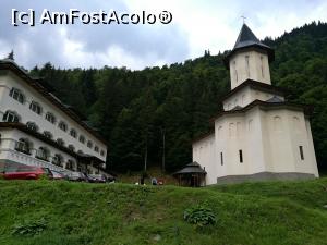 [P90] Transfăgărășan; Mânăstirea Sf. Prooroc Ilie, Piscul Negru » foto by crismis
 - 
<span class="allrVoted glyphicon glyphicon-heart hidden" id="av933242"></span>
<a class="m-l-10 hidden" id="sv933242" onclick="voting_Foto_DelVot(,933242,5504)" role="button">șterge vot <span class="glyphicon glyphicon-remove"></span></a>
<a id="v9933242" class=" c-red"  onclick="voting_Foto_SetVot(933242)" role="button"><span class="glyphicon glyphicon-heart-empty"></span> <b>LIKE</b> = Votează poza</a> <img class="hidden"  id="f933242W9" src="/imagini/loader.gif" border="0" /><span class="AjErrMes hidden" id="e933242ErM"></span>