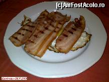 [P11] Restaurantul Cyrano - micul dejun englezesc de azi, cu porţie dublă de bacon, fără cârnaţi. » foto by creivean
 - 
<span class="allrVoted glyphicon glyphicon-heart hidden" id="av104652"></span>
<a class="m-l-10 hidden" id="sv104652" onclick="voting_Foto_DelVot(,104652,5534)" role="button">șterge vot <span class="glyphicon glyphicon-remove"></span></a>
<a id="v9104652" class=" c-red"  onclick="voting_Foto_SetVot(104652)" role="button"><span class="glyphicon glyphicon-heart-empty"></span> <b>LIKE</b> = Votează poza</a> <img class="hidden"  id="f104652W9" src="/imagini/loader.gif" border="0" /><span class="AjErrMes hidden" id="e104652ErM"></span>